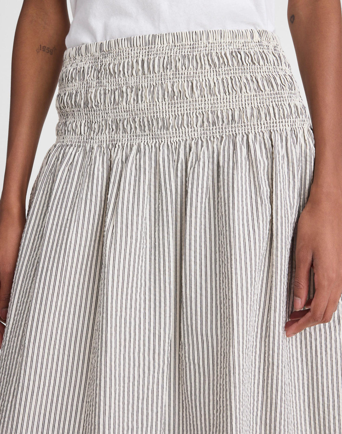 Sophia Midi Skirt in Seersucker Black Vintage Ivory Yarndye | Madewell Special Offer