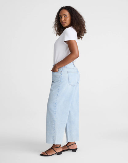 Curvy Low-Slung Baggy Crop Jeans in Foster Wash Foster Wash | Madewell Quality