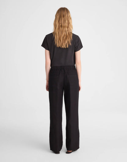 The Zoe Relaxed Straight Pant in 100% Linen Jet Black | Madewell Customer Favorite