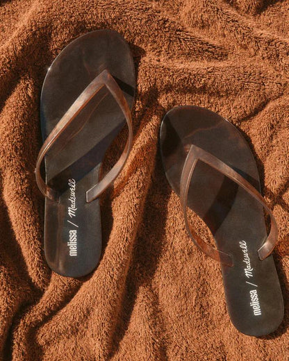 Madewell x Melissa Jelly Thong Sandal Chocolate | Madewell Best Seller