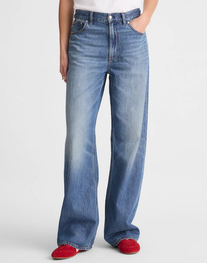 Petite Low-Slung Baggy Jeans in Airy Denim Pickett Wash | Madewell Customer Favorite